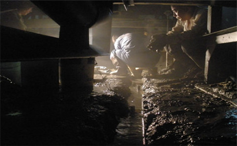 大连防水公司地下室地面往上渗水处理方案